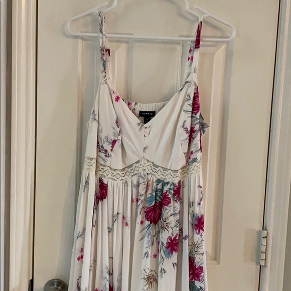 torrid Dresses & Skirts - Torrid Floral Maxi Dress